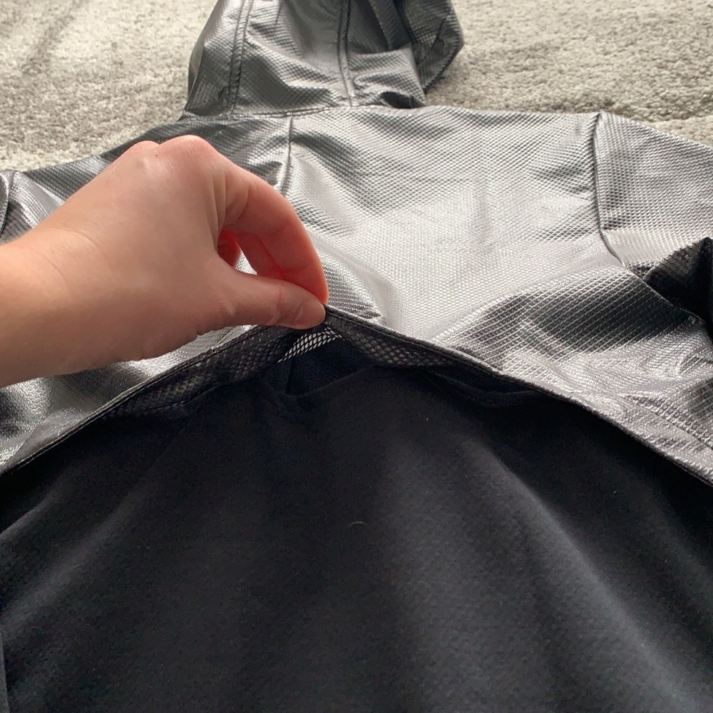 Under Armour Jacket - Picture 3 of 5